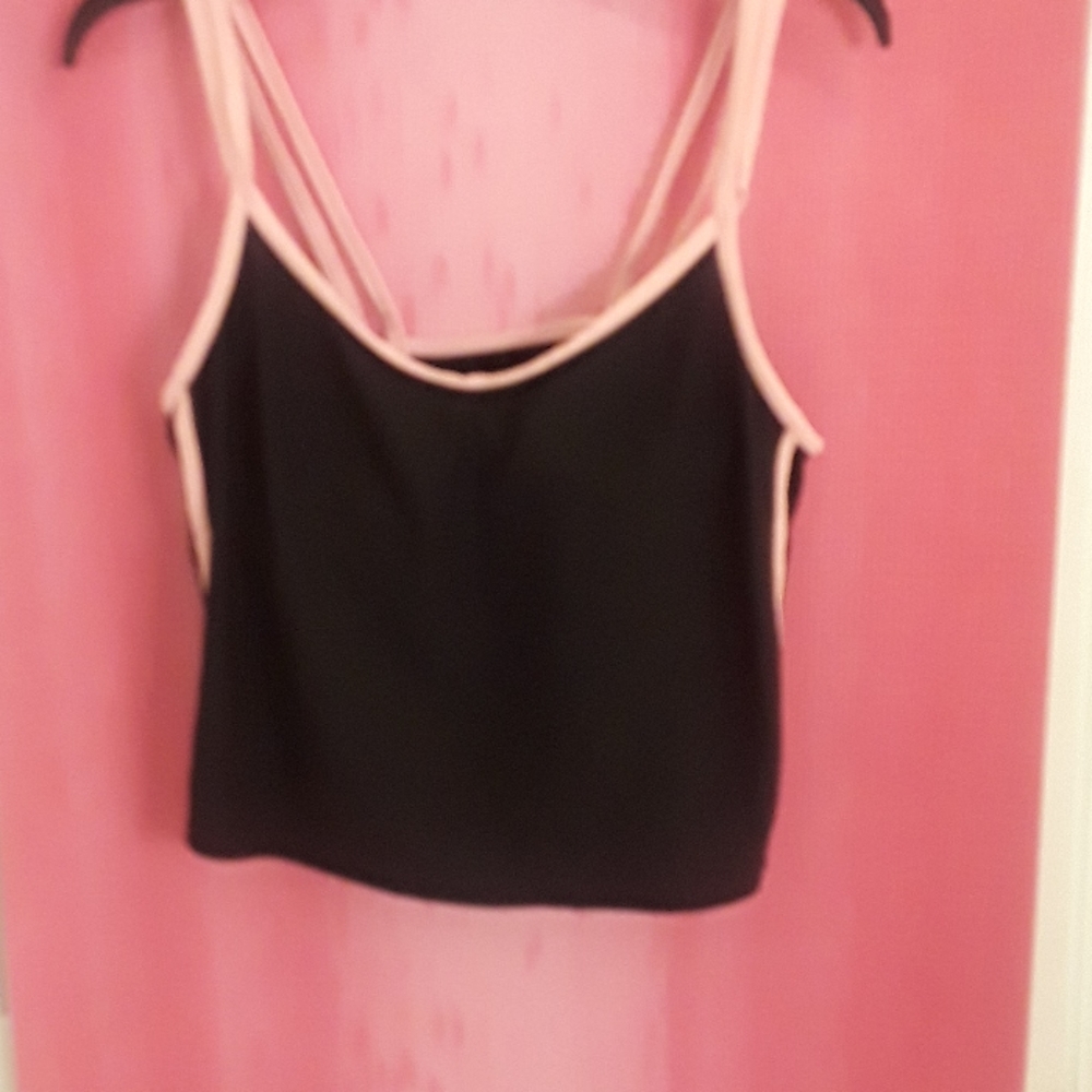 Sports  top or swimsuit  top